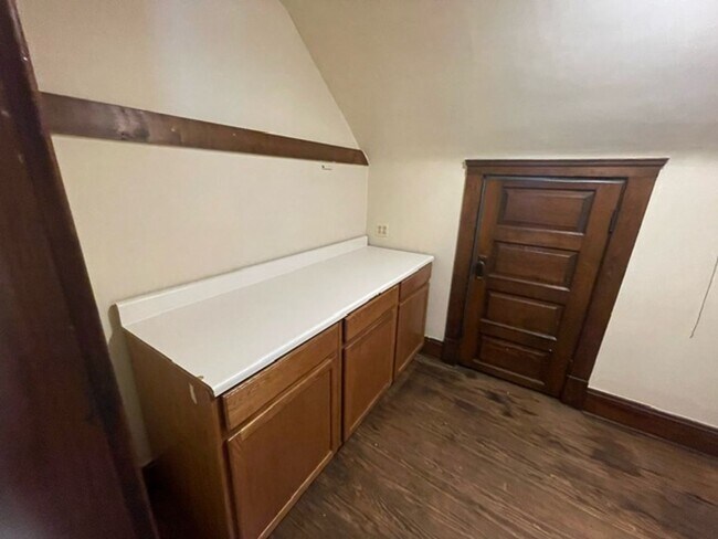 Building Photo - x2120/2122 Renrock Road