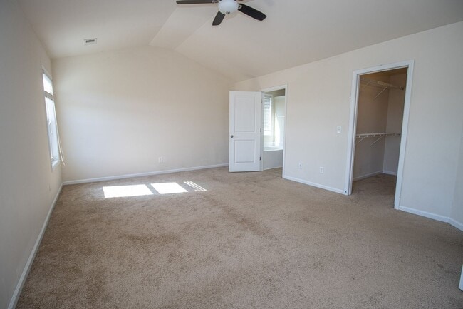 Building Photo - 141 Hay Meadow Ln