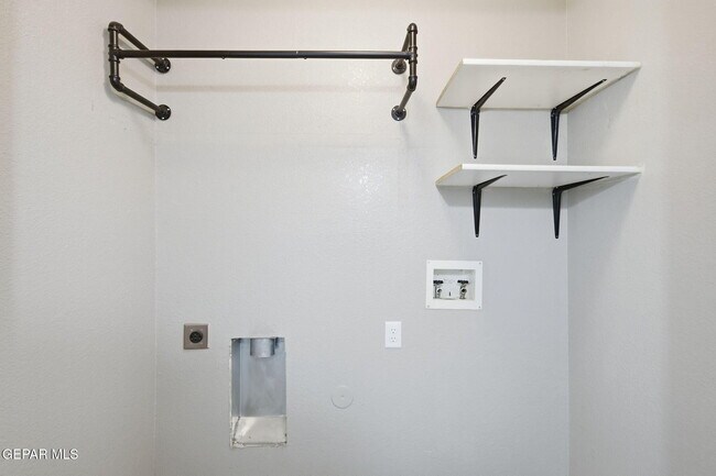 Building Photo - 2913 Pino Blanco Pl