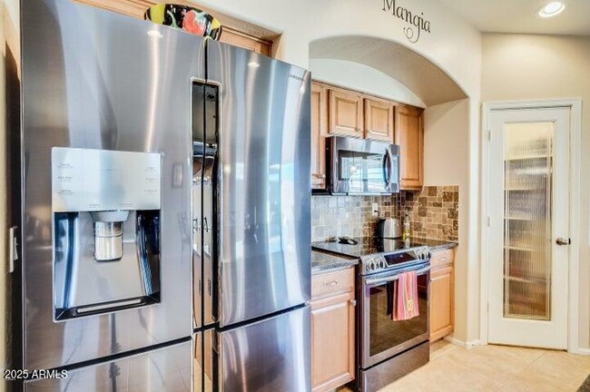 Building Photo - 2938 E Quiet Hollow Ln