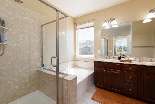 Building Photo - Spacious Home in Damonte Ranch - Large Backyard!