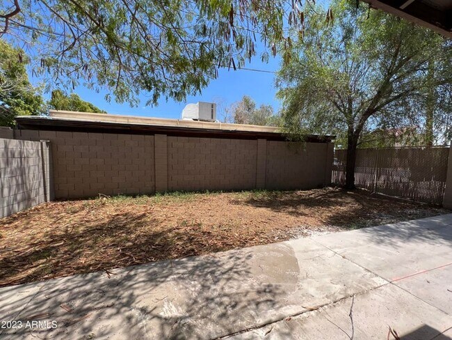 Building Photo - Apply Here https://realty480.appfolio.com/listings