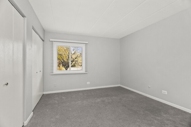 Building Photo - 2310 Woodbridge Way