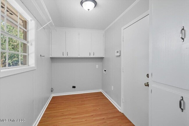 Building Photo - 23 Fox Glen Cir