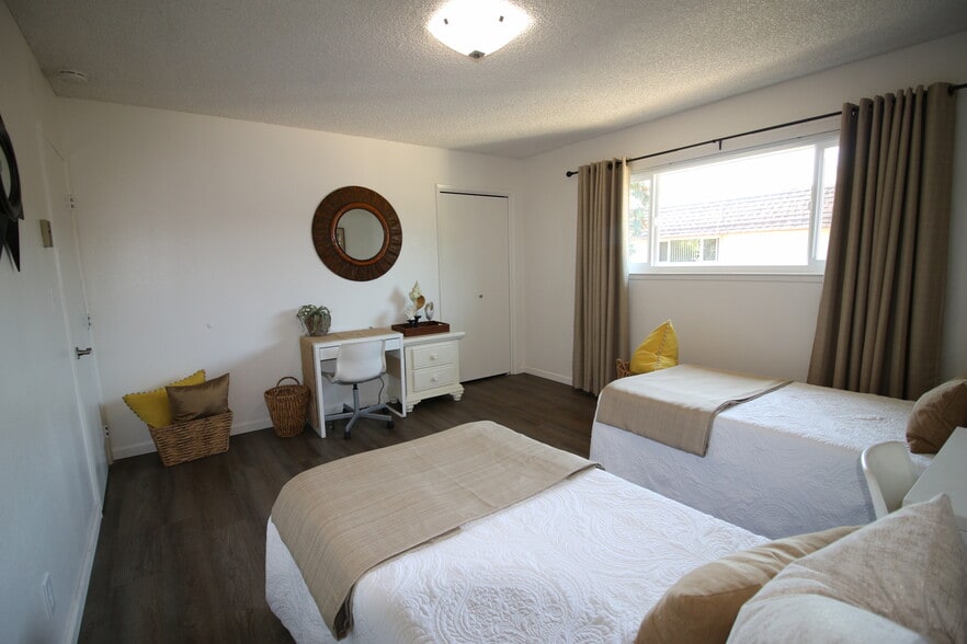 Building Photo - 1326 Galleon Way