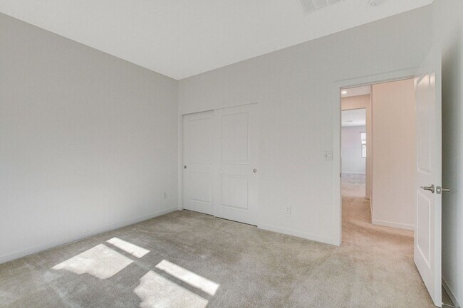 Building Photo - 10280 Timberline Valley Ave