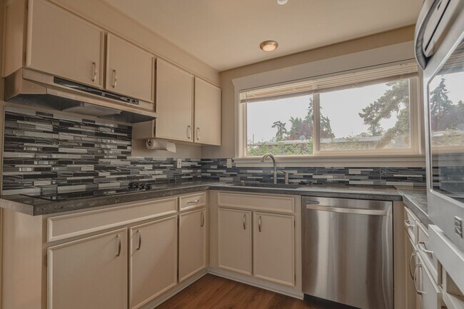Building Photo - 4409 S 292nd St