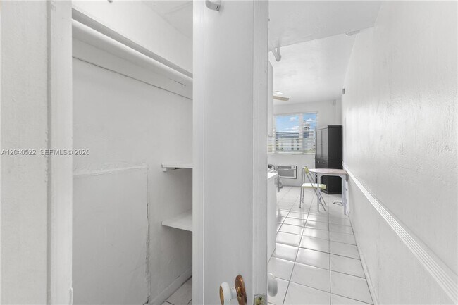 Building Photo - 255 W 24th St