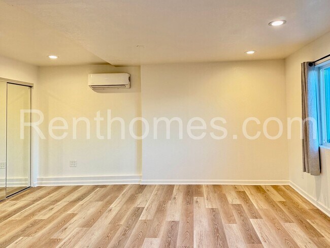 Building Photo - 5034 Baxter St