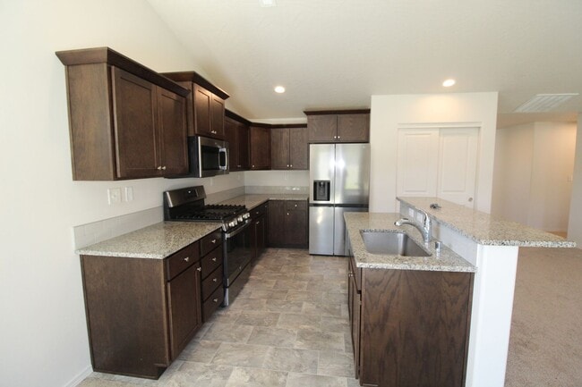 Building Photo - 14505 E Sanson Ave