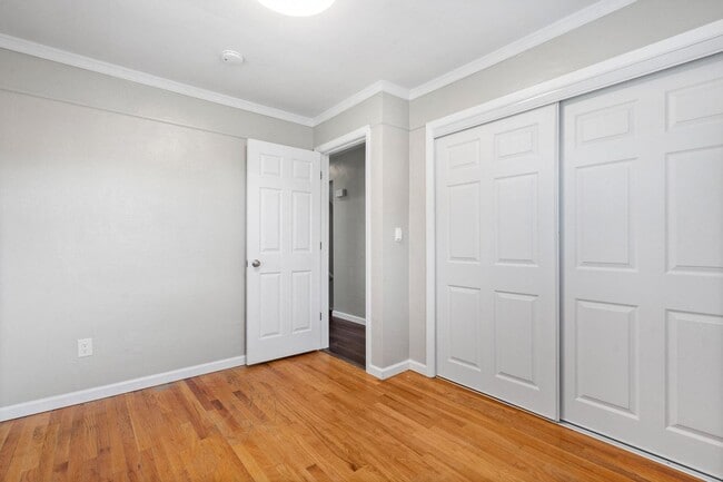 Building Photo - Charming 4-Bedroom Home in Desirable Neigh...