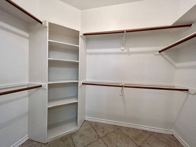 Building Photo - 4710 Sojourner St