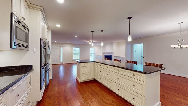 Building Photo - 202 Tidewater Dr