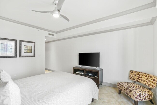 Building Photo - 3800 N Ocean Dr