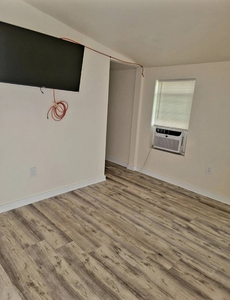 Building Photo - 3304 Bissonet Dr