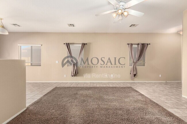 Building Photo - 6118 E Valley View Dr