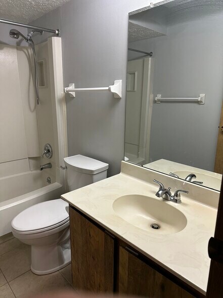 Building Photo - 6449 Brookedge Ct