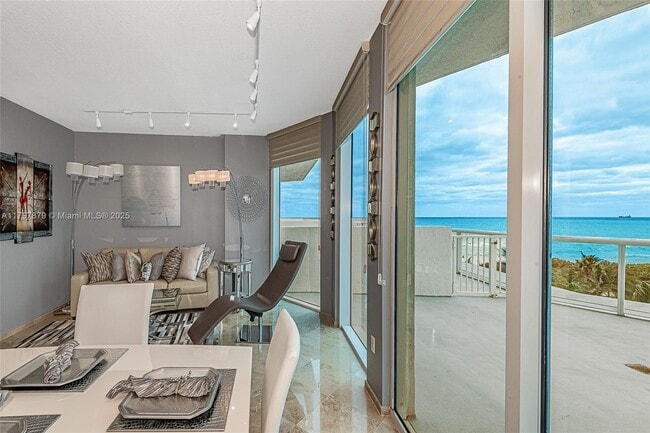 Building Photo - 6515 Collins Ave