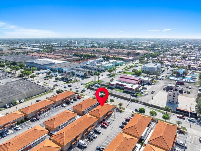 Building Photo - 2425 W 76th St