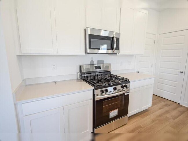 Building Photo - 3794 Cantebury Dr