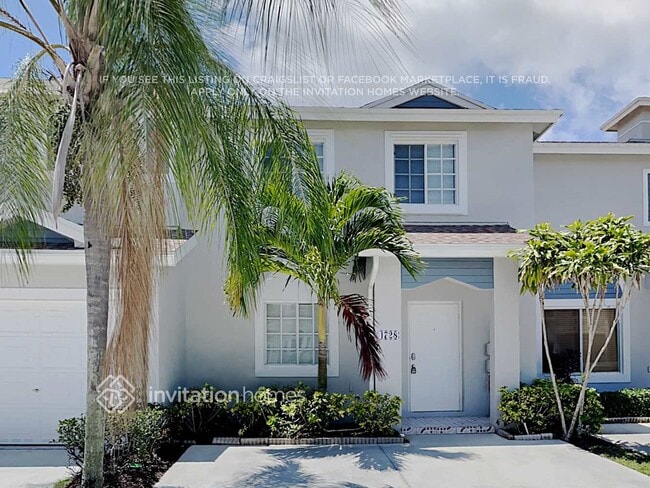 Building Photo - 4728 SW 13th Pl