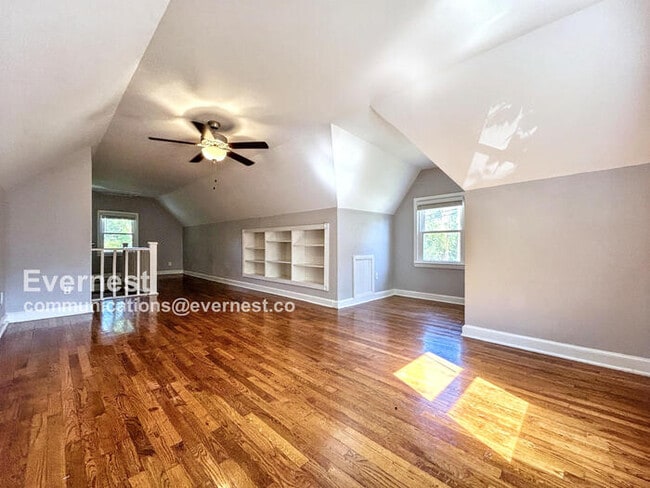 Building Photo - 1807 Dresden Dr NE