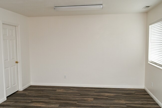 Building Photo - 1394 N 290 W