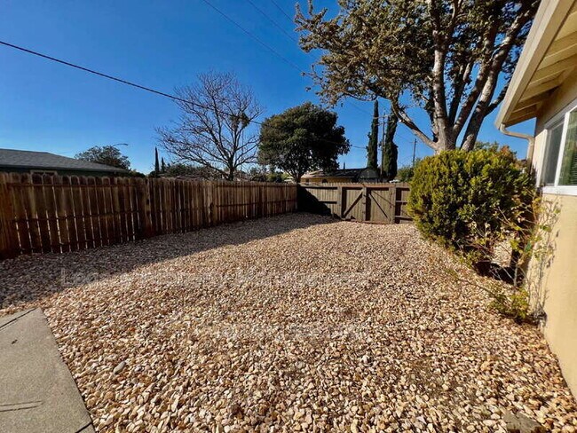 Building Photo - 2459 Gulf Dr