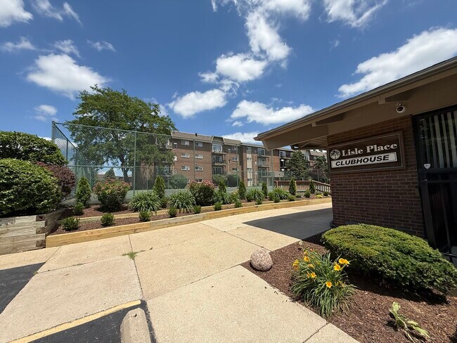 Building Photo - 4508 Beau Monde Dr
