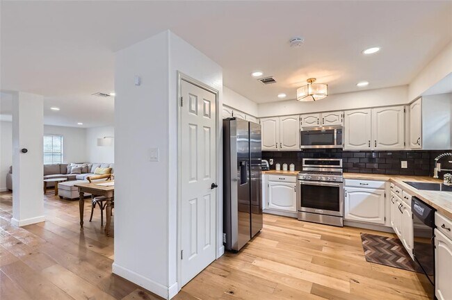 Building Photo - 13205 Kepler Cove