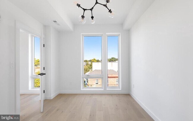 Building Photo - 30 Kennedy St NW