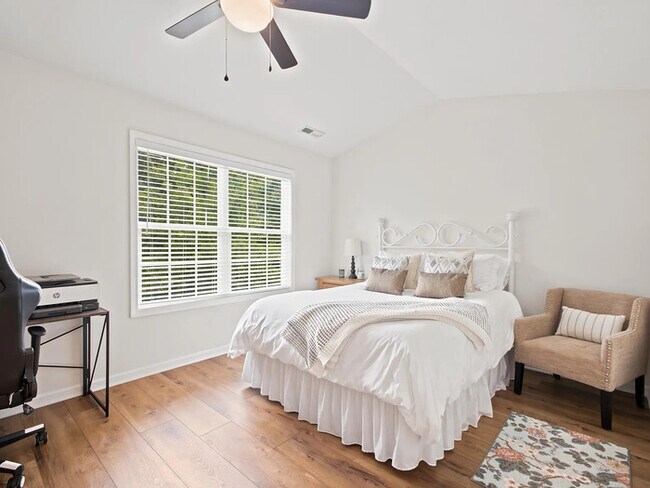 Building Photo - Lease OR Lease to Own