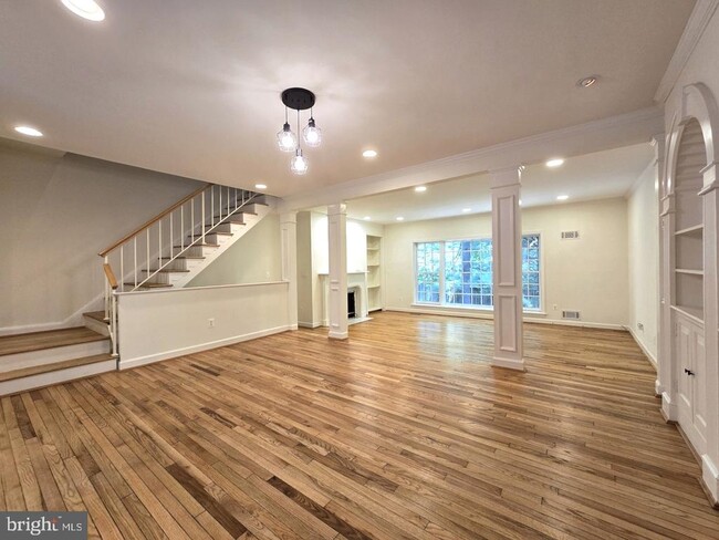 Building Photo - 5135 Westbard Ave