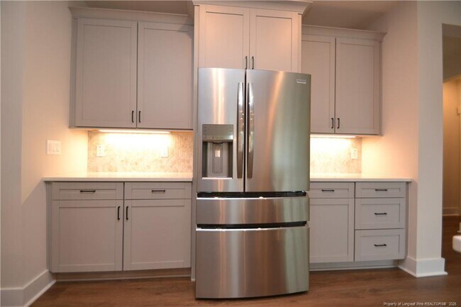 Building Photo - 544 Basin Hl Dr