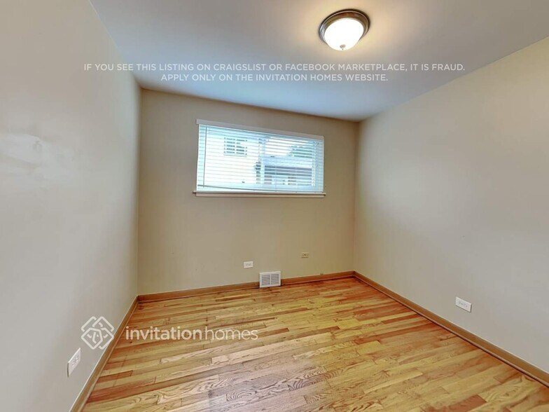 Building Photo - 373 Mors Ave