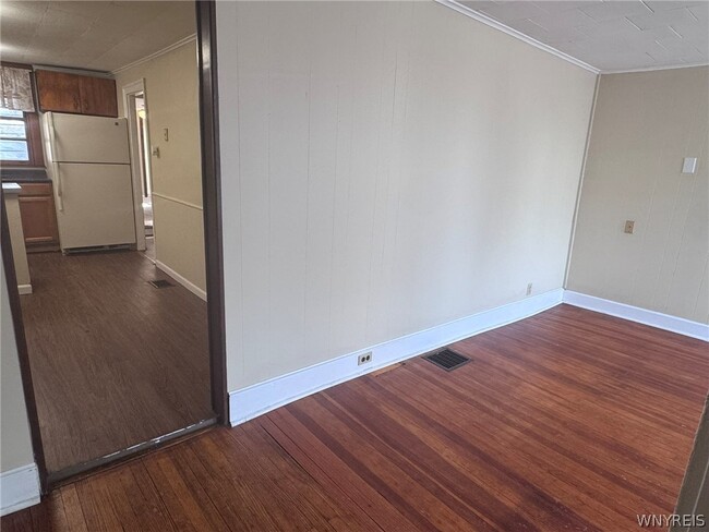 Building Photo - 10761 Main St