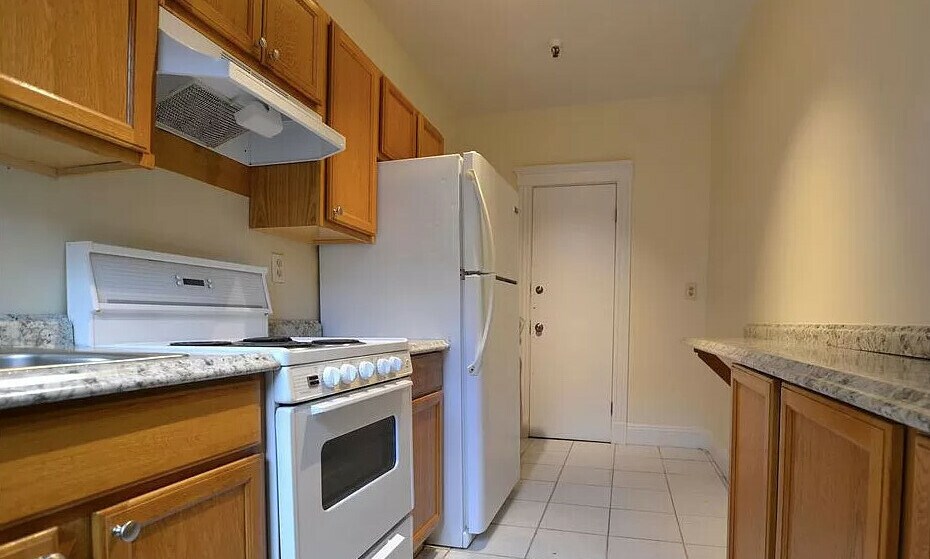 Primary Photo - 2 Sutherland Rd