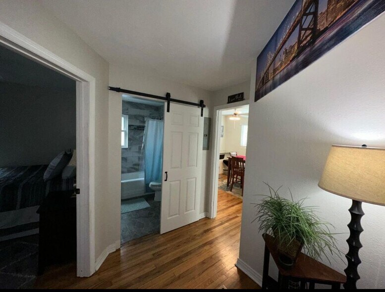 Building Photo - 2116 W Dellview Dr