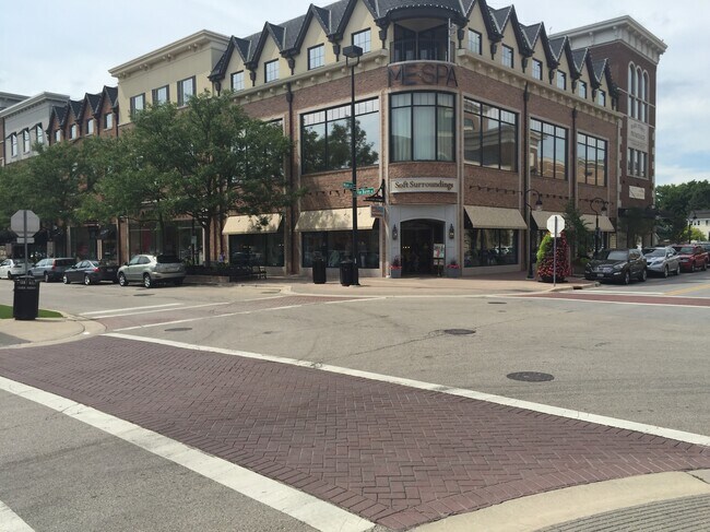Downtown Naperville - 140 N Washington St