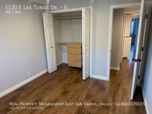 Building Photo - 1120 E Las Tunas Dr