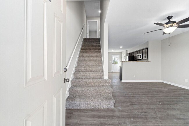 Building Photo - 1000 Glenkirk Dr
