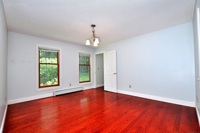 Building Photo - 64 Oak Ridge Dr