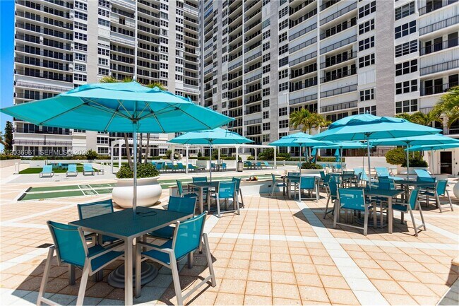 Building Photo - 4280 Galt Ocean Dr