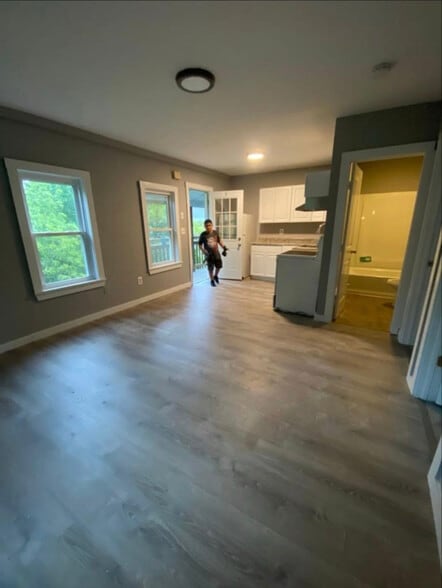 Building Photo - 69 Franklin St