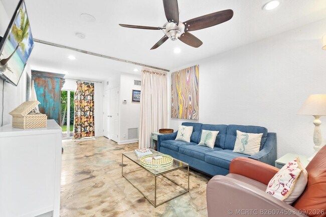 Building Photo - 1601 S Palmway