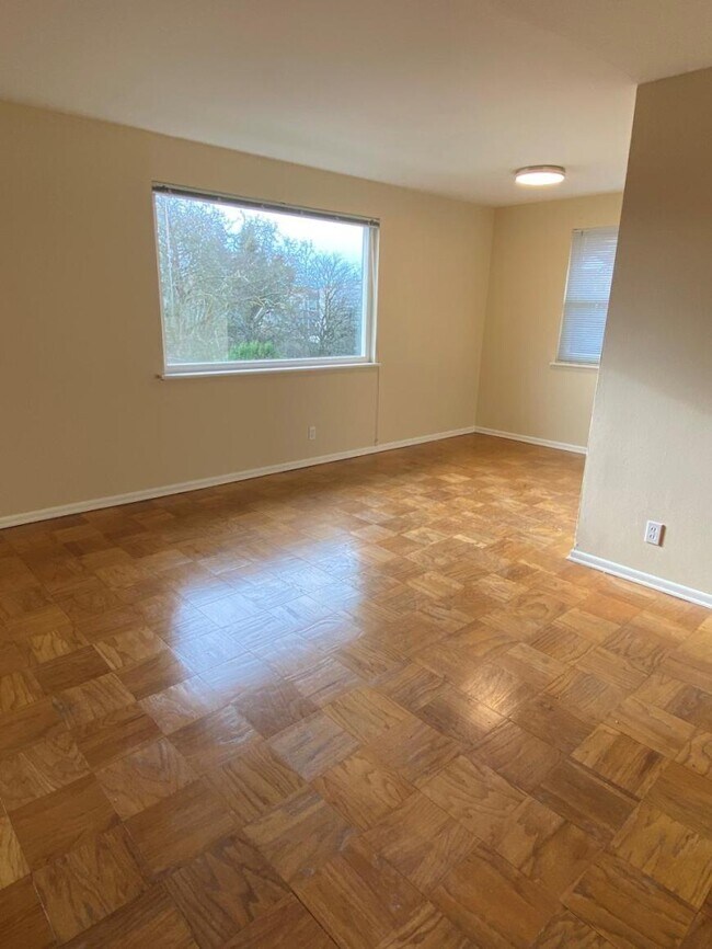 Building Photo - 2 bedroom in Seattle WA 98103