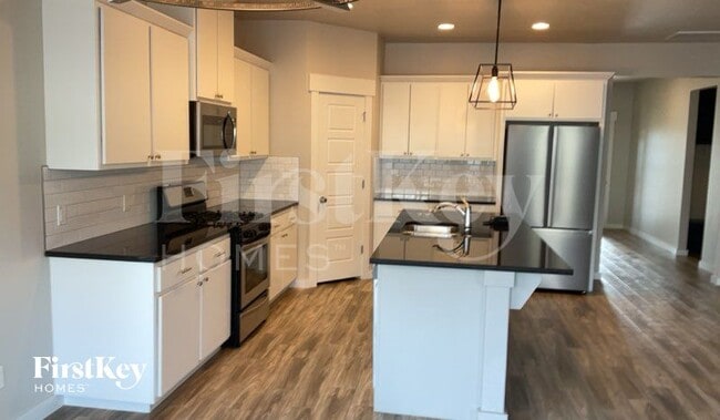 Building Photo - 609 NW 179th Cir