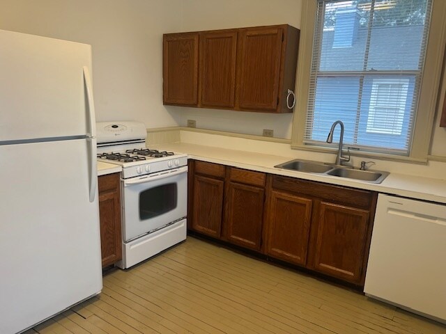 Building Photo - 325 S 6th St