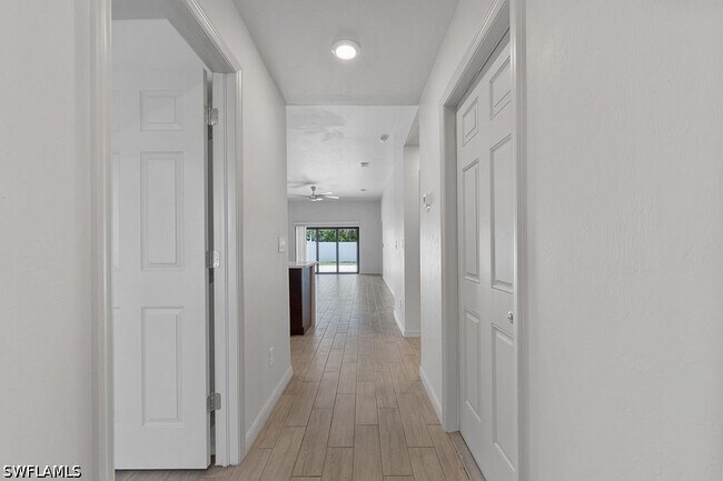 Building Photo - 3429 SW 8th Pl