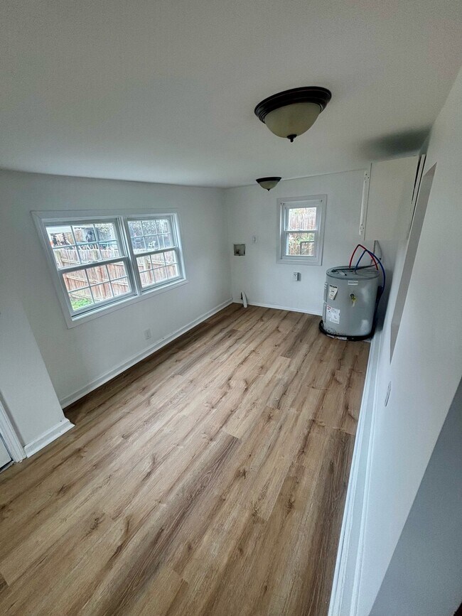 Building Photo - 831 Meigs Ave